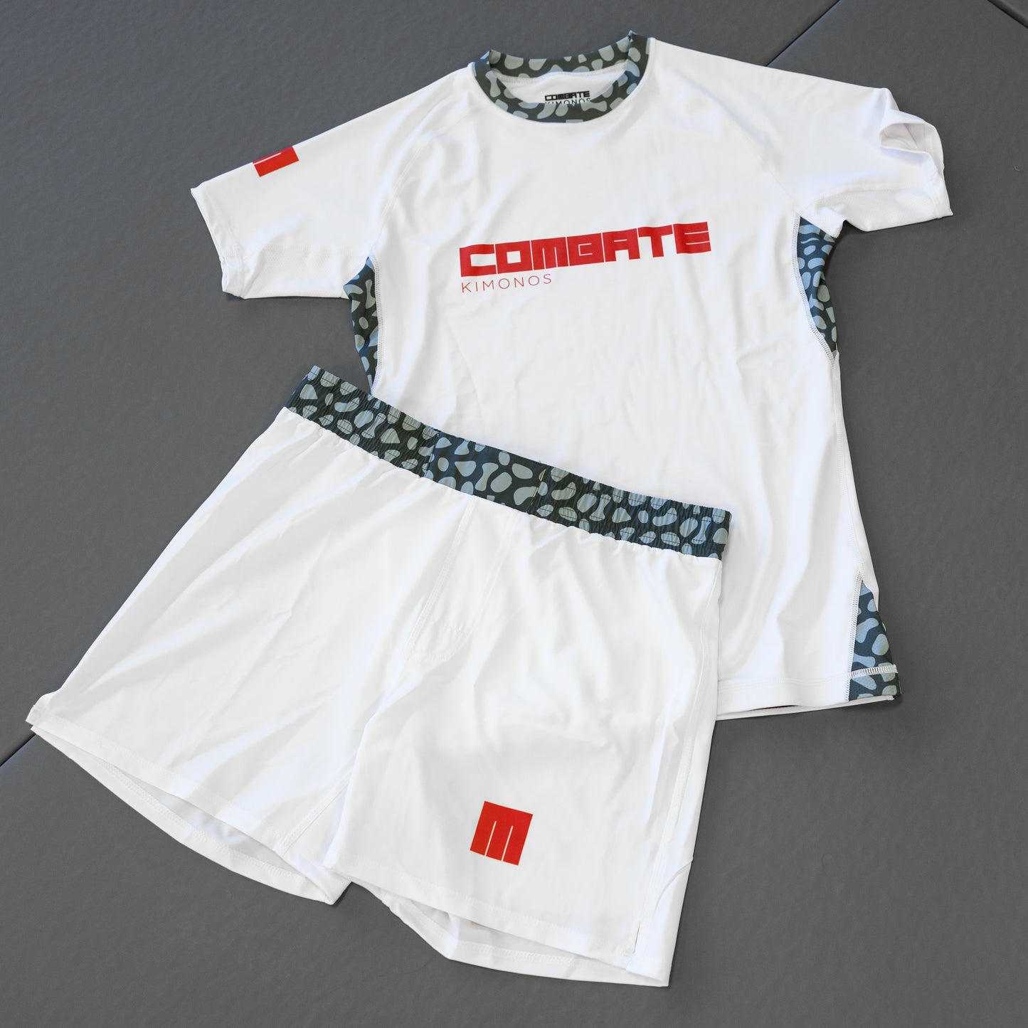 Combate Pro-Fit Legacy Rash Guard